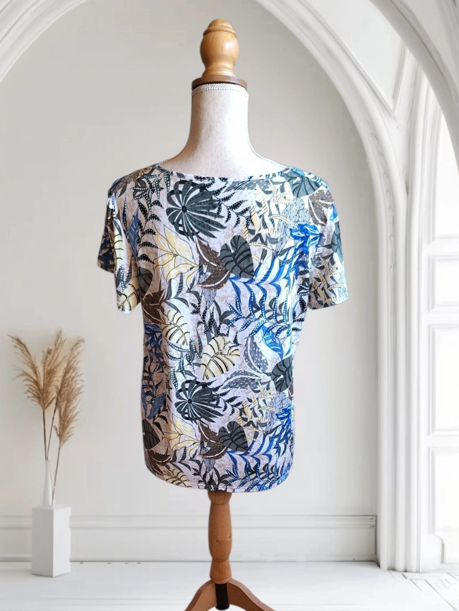 Dames korte mouw T-shirt met bladprint Armand Thiery 🩵 – photo 2